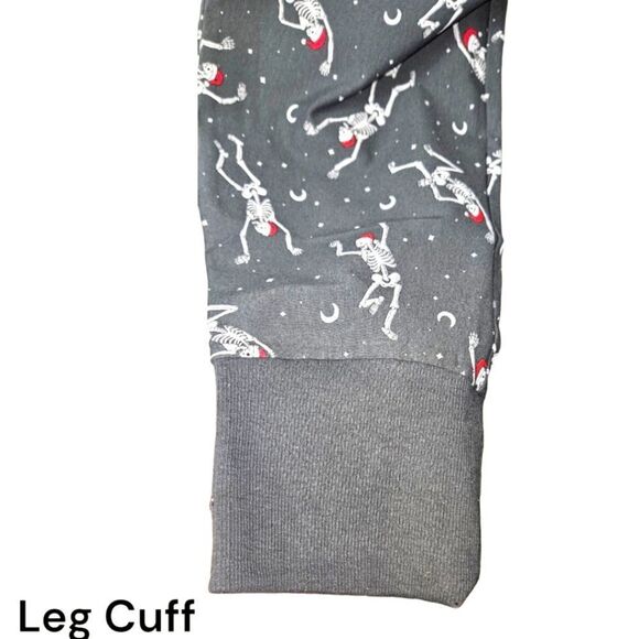 TORRIDβROCKIN AROUND DANCING SANTA SKULLS PJ SETS 3X-4X - Picture 7 of 15